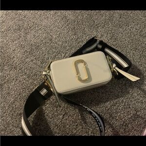 Marc Jacob’s snapshot crossbody ♥️